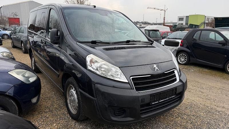 Gebraucht Peugeot TePee Access 128 PS (94 kW) 2013 Schwarz Van / Kleinbus