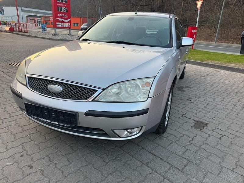 Gebraucht Ford Mondeo Ghia 145 PS (106 kW) 2004 Silber Limousine