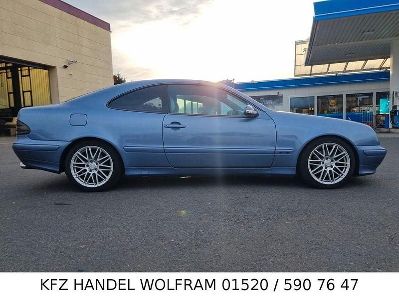 Gebraucht Mercedes CLK320 Avantgarde 218 PS (160 kW) 2001 Violet Coupé
