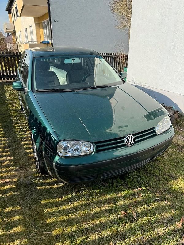 Gebraucht VW Golf IV 101 PS (74 kW) 2001 Grün Kleinwagen