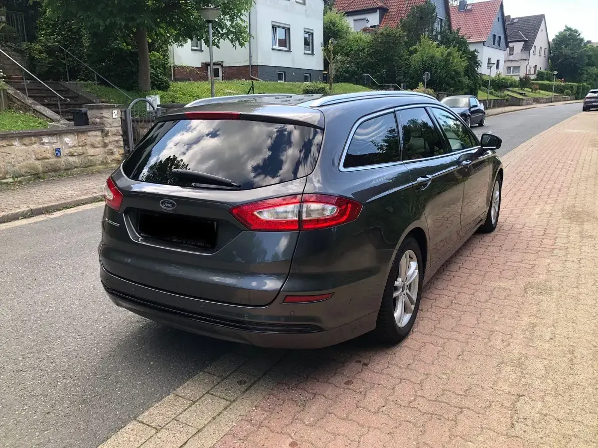 Gebraucht Ford Mondeo Titanium 160 PS (117 kW) 2018 Grau Kombi