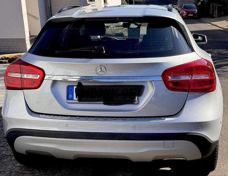 Gebraucht Mercedes GLA200 Edition 1 136 PS (100 kW) 2014 Silber SUV