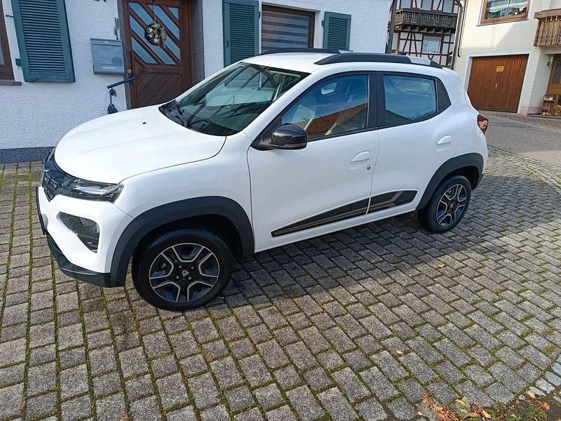 Weiß Gebraucht 2022 Dacia Spring Essentiel Kleinwagen | 9.599 € (Guter Preis) - Bild 1/4