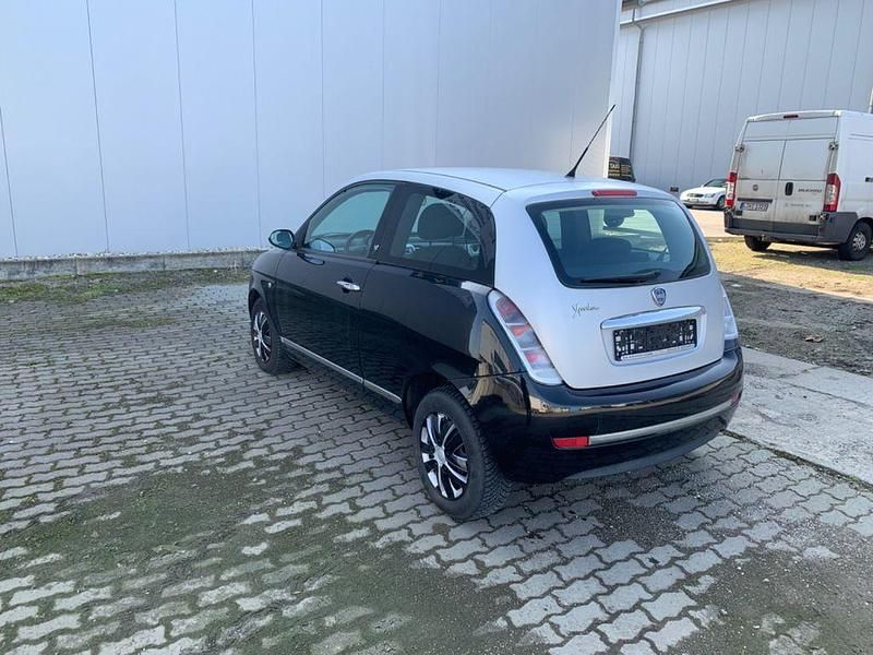 Gebraucht Lancia Ypsilon 60 PS (44 kW) 2009 Schwarz Kleinwagen