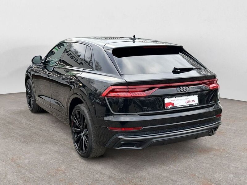 Gebraucht Audi Q8 Competition 286 PS (210 kW) 2022 Mythosschwarz metallic SUV