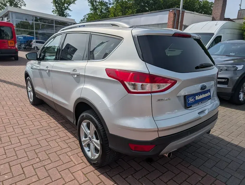 Gebraucht Ford Kuga Titanium 150 PS (110 kW) 2015 Silber SUV