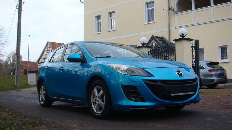 Blau Gebraucht 2011 Mazda 3 Center-Line Limousine | 5.390 € (Guter Preis) - Bild 1/4