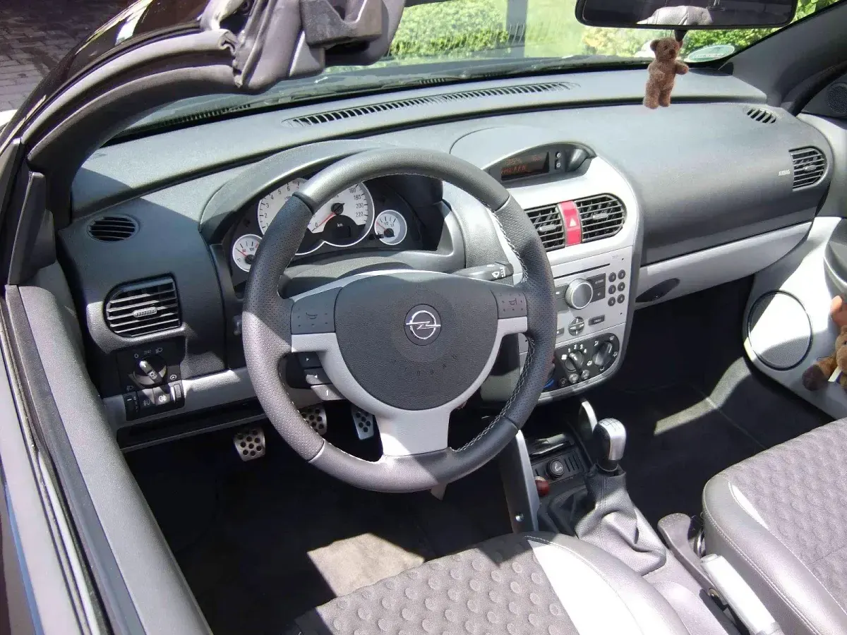 Gebraucht Opel Tigra 90 PS (66 kW) 2007 Schwarz Cabrio