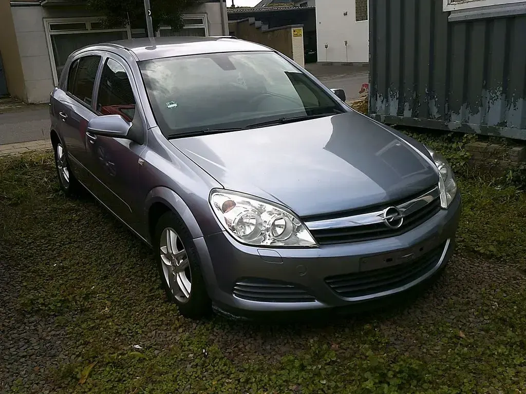 Gebraucht Opel Astra Catch Me 150 PS (110 kW) 2007 Silber Limousine