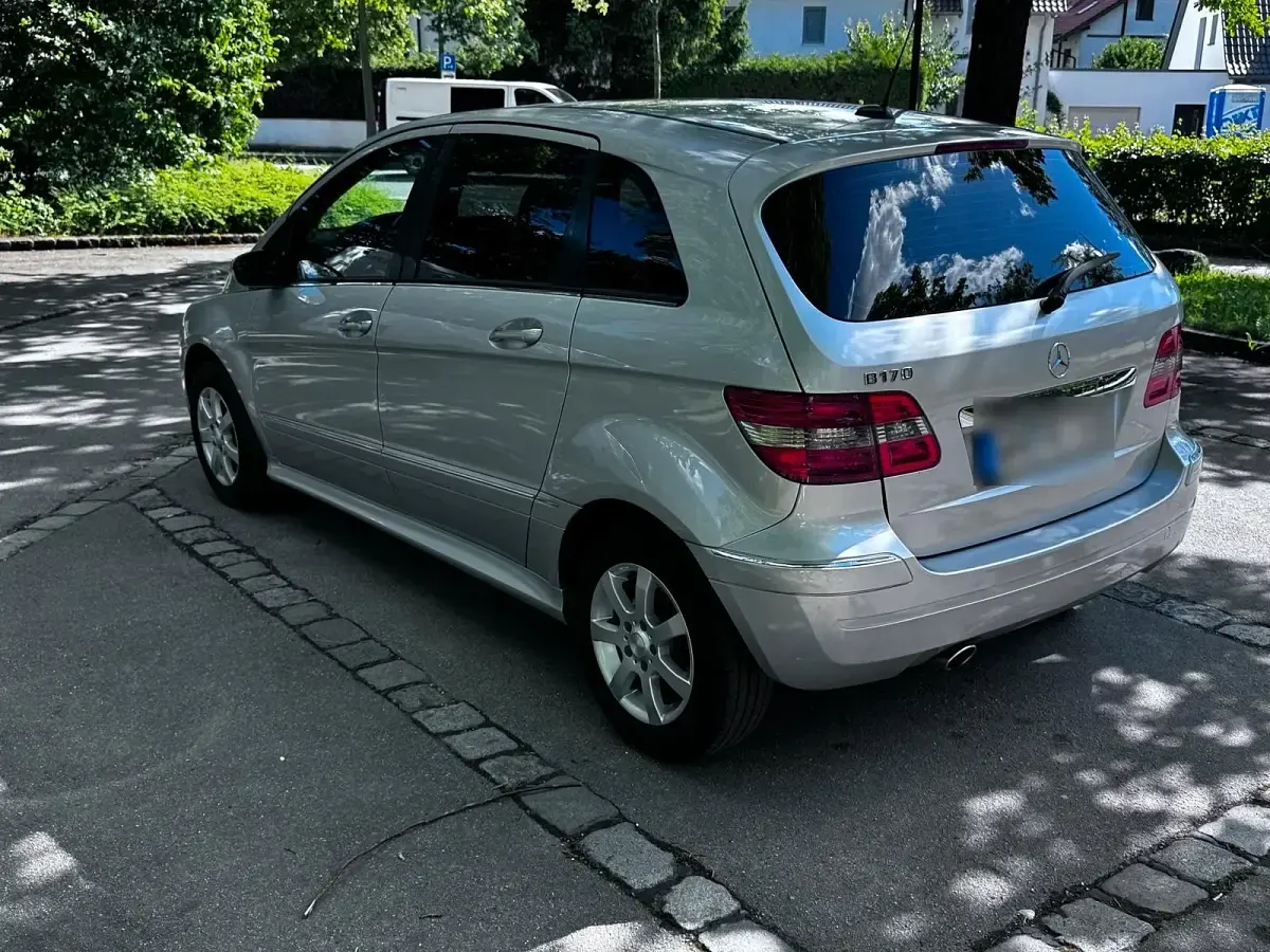 Gebraucht Mercedes B170 115 PS (84 kW) 2007 Silber Van / Kleinbus