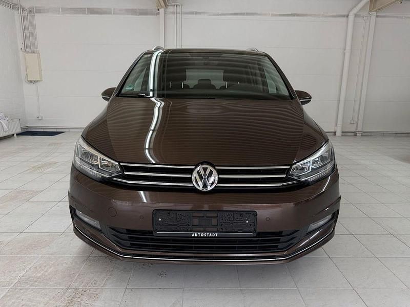 Gebraucht VW Touran Highline 150 PS (110 kW) 2017 Braun Van / Kleinbus