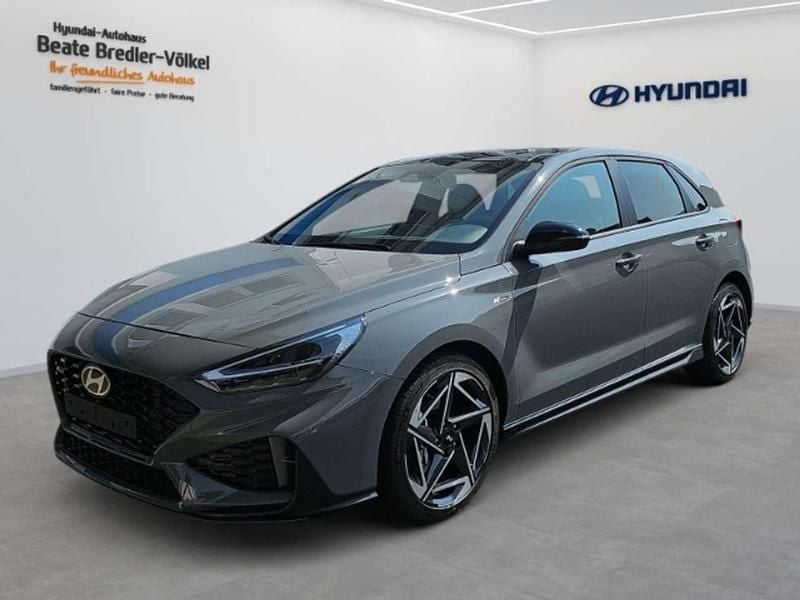 Shadow grey / sol Neu 2025 Hyundai i30 N Line Limousine | 29.990 € (Fairer Preis) - Bild 1/4