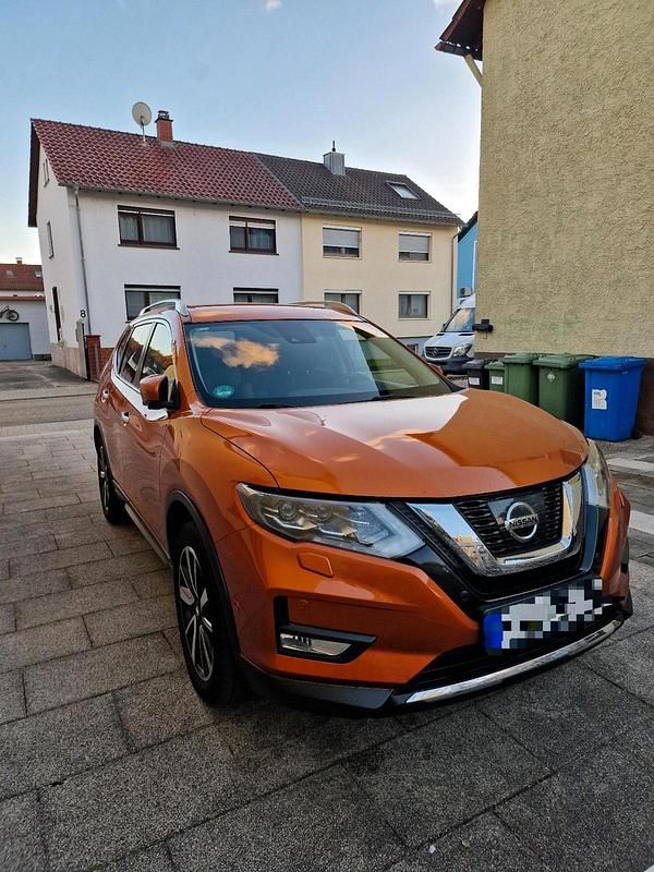 Orange Gebraucht 2017 Nissan X-Trail SUV | 18.500 € - Bild 1/4
