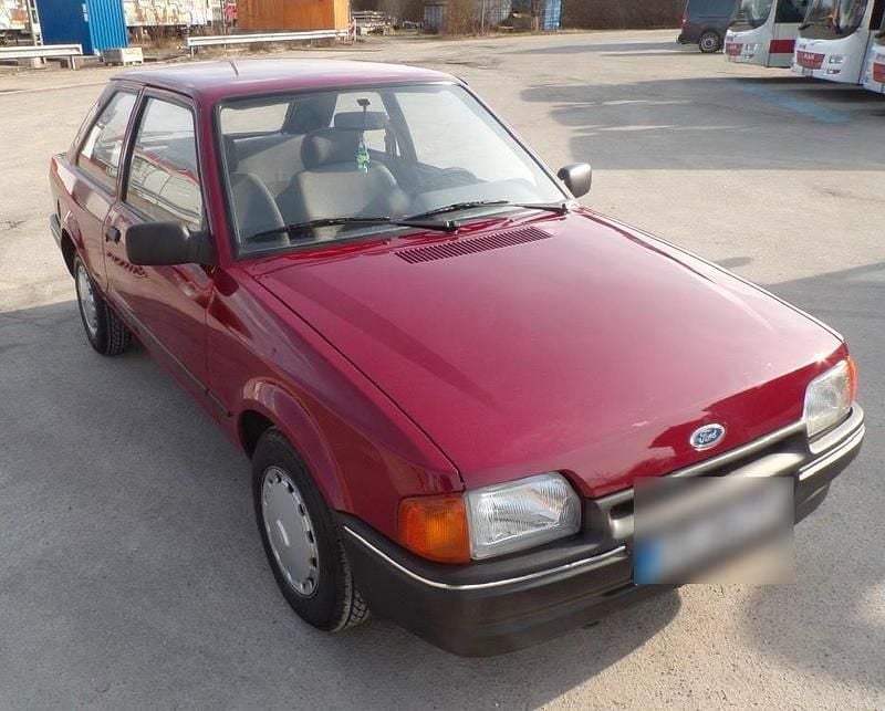 Gebraucht Ford Escort 75 PS (55 kW) 1986 Rot Limousine