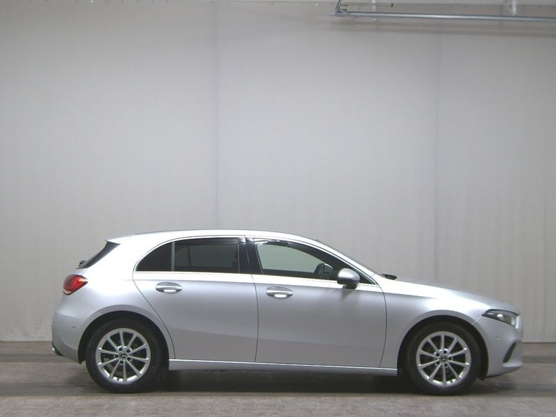 Silber Gebraucht 2020 Mercedes A180 Progressive Limousine | 17.880 € (Guter Preis) - Bild 1/4