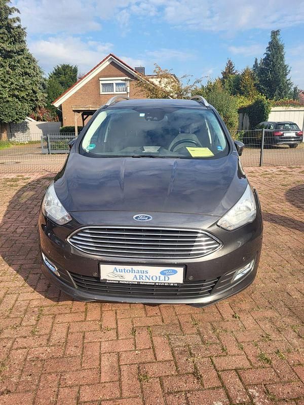 Grau Gebraucht 2018 Ford Grand C-Max Titanium Van / Kleinbus | 11.995 € (Fairer Preis) - Bild 1/4