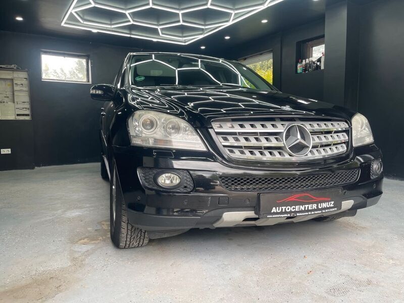 Schwarz Gebraucht 2008 Mercedes ML320 SUV | 11.999 € (Teuer) - Bild 1/4
