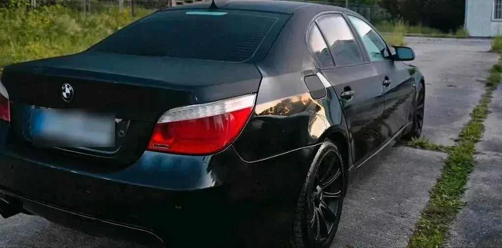 Gebraucht BMW 525 197 PS (144 kW) 2009 Schwarz Limousine
