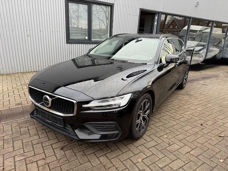 Schwarz Gebraucht 2022 Volvo V60 Core Kombi | 22.990 € (Superpreis) - Bild 1/4