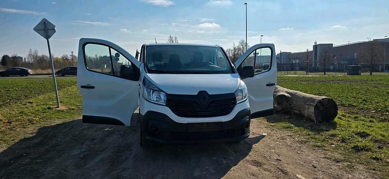 Gebraucht Renault Trafic 95 PS (69 kW) 2018 Weiß Van / Kleinbus