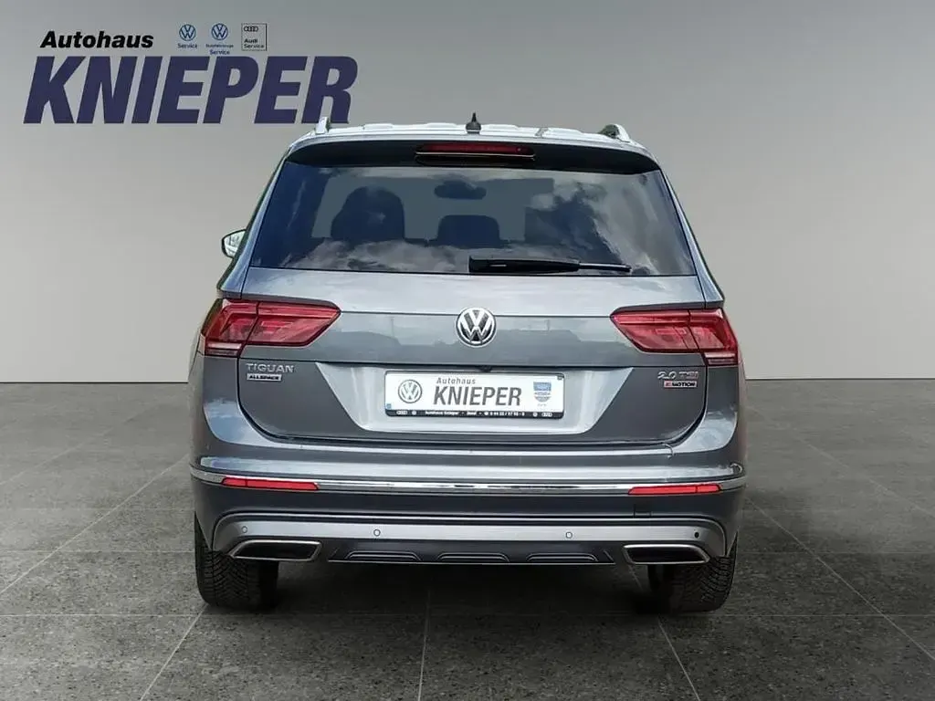 Gebraucht VW Tiguan Allspace Highline 220 PS (161 kW) 2018 Platinum grey metallic SUV