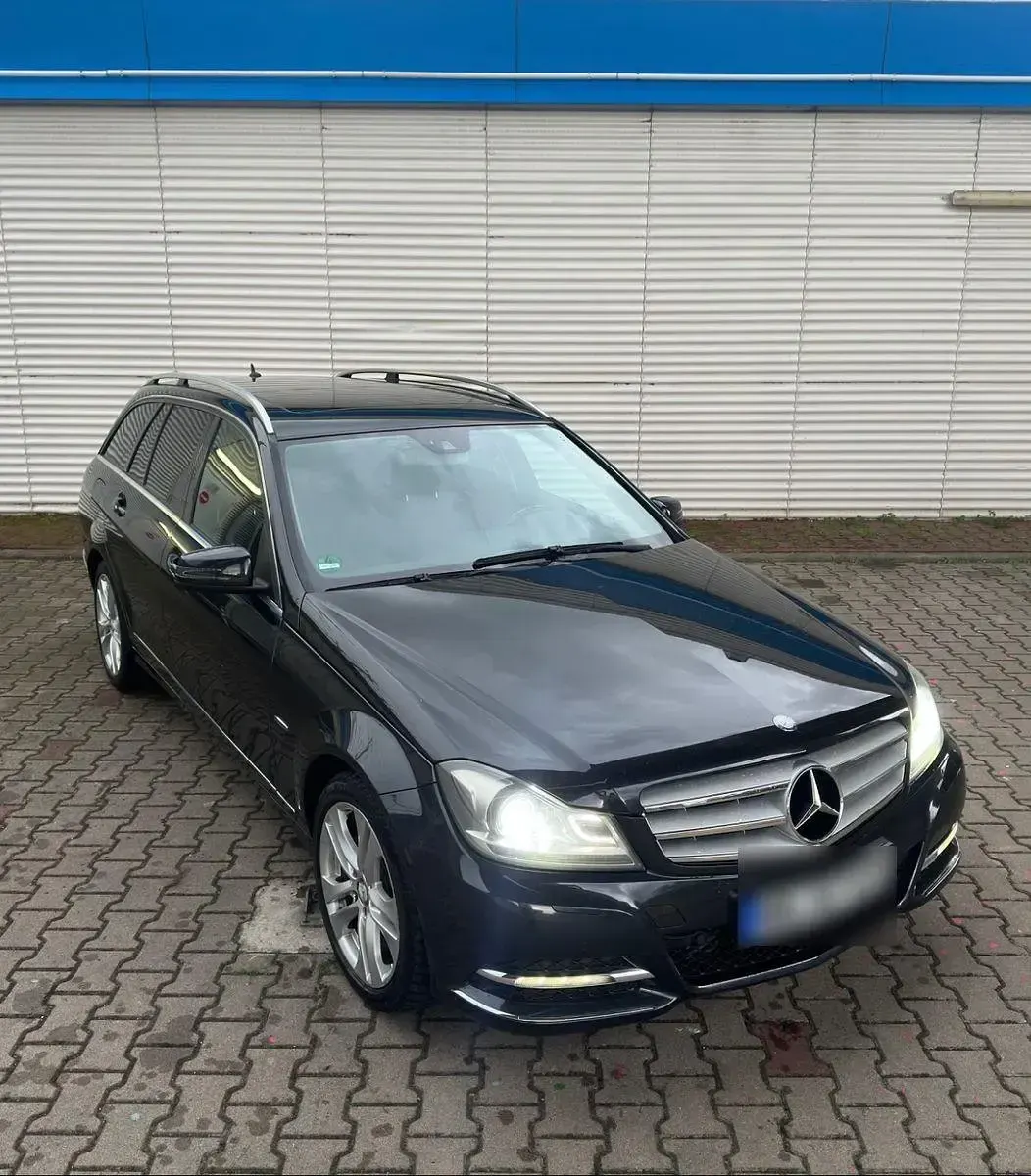 Gebraucht Mercedes C300 231 PS (169 kW) 2011 Grau Kombi
