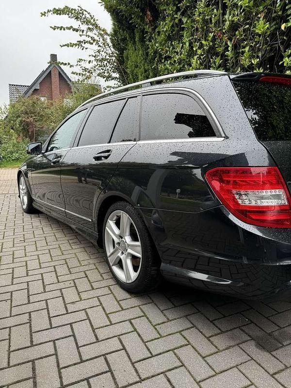 Gebraucht Mercedes C250 Edition 204 PS (150 kW) 2013 Schwarz Limousine