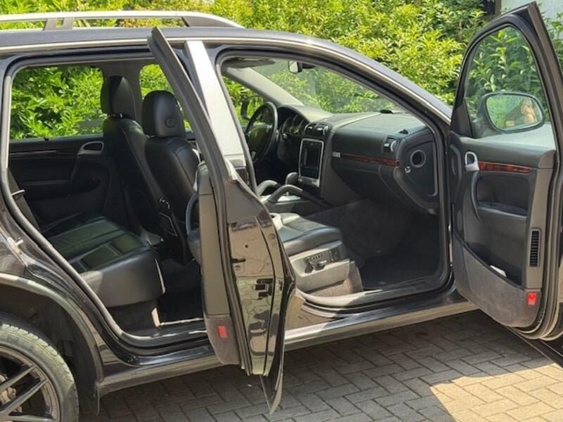 Schwarz Gebraucht 2004 Porsche Cayenne S SUV | 10.900 € - Bild 1/4