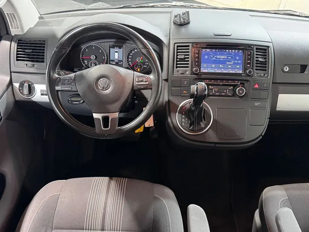 Gebraucht VW Multivan Match 179 PS (131 kW) 2012 Grau Van / Kleinbus