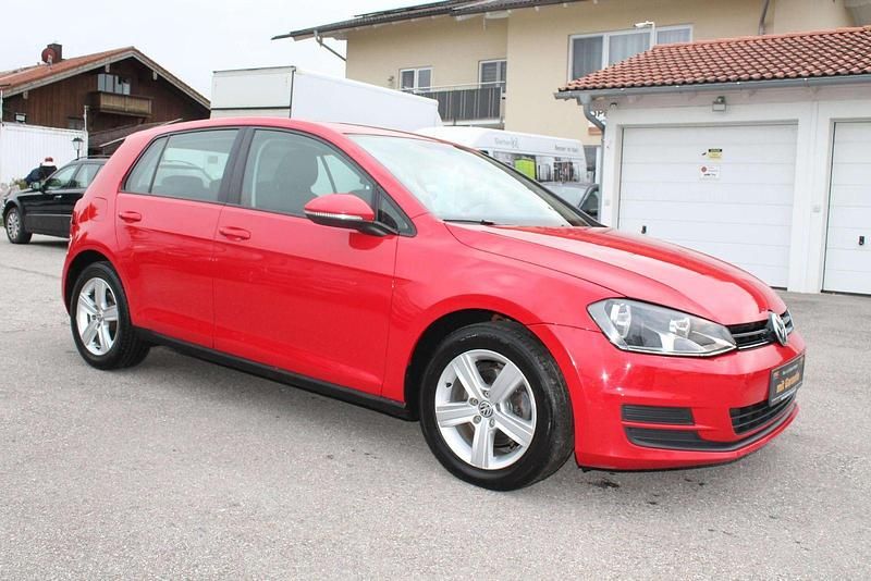 Gebraucht VW Golf VII 122 PS (89 kW) 2013 Tornadorot Kleinwagen
