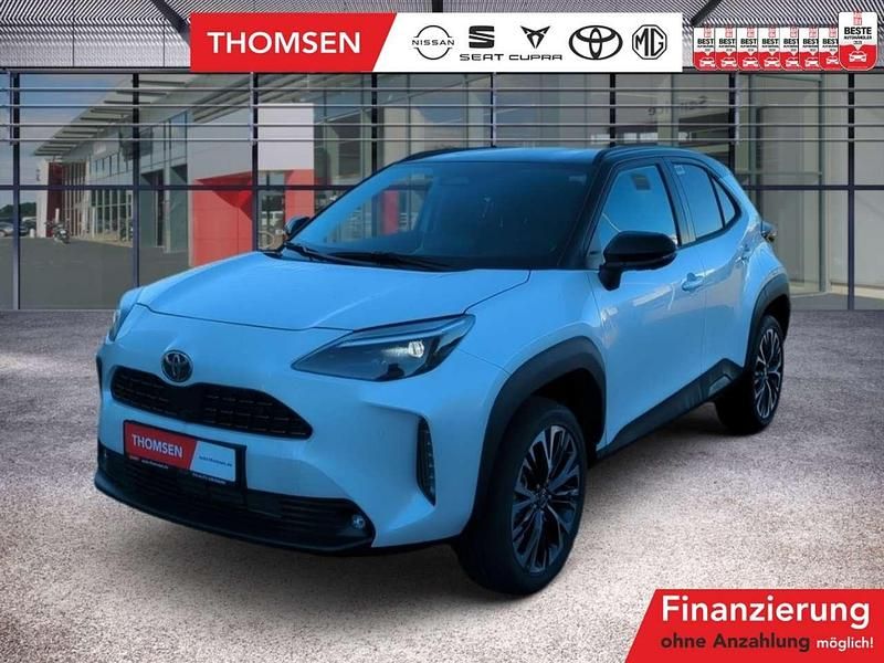 Platinum weiß Gebraucht 2024 Toyota Yaris Cross Plus SUV | 31.485 € (Fairer Preis) - Bild 1/3