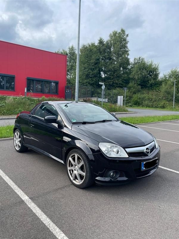 Schwarz Gebraucht 2009 Opel Tigra Cabrio | 4.500 € (Etwas zu teuer) - Bild 1/4