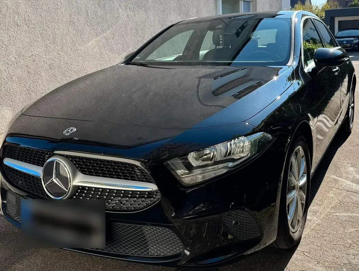Gebraucht Mercedes A180 116 PS (85 kW) 2019 Schwarz Kombi