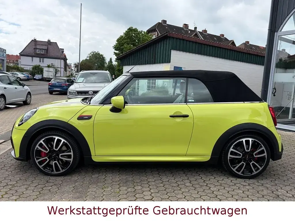 Brugt Mini John Cooper Works Cabriolet 231 HK (169 kW) 2022 Gul Cabriolet