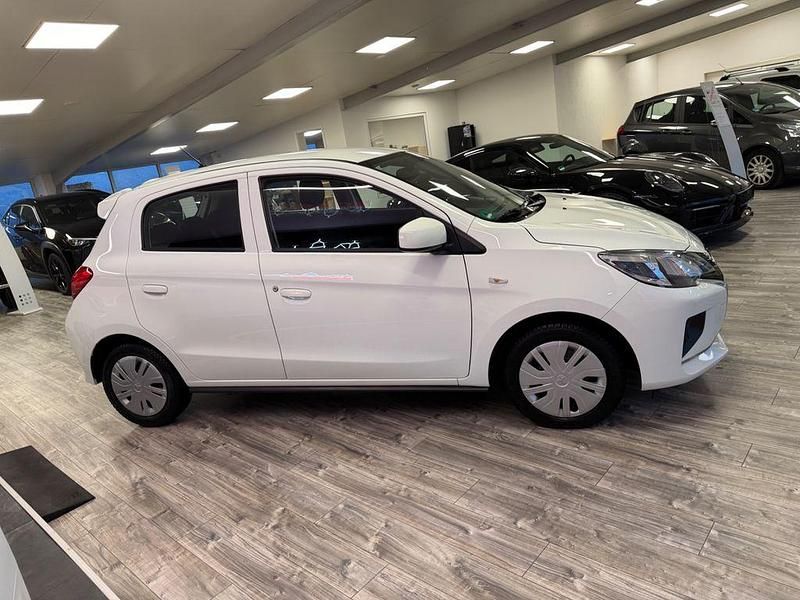 Gebraucht Mitsubishi Space Star Basis 71 PS (52 kW) 2021 Weiß Kleinwagen