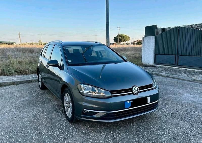Gebraucht VW Golf VII Sound 110 PS (80 kW) 2018 Grau Kombi