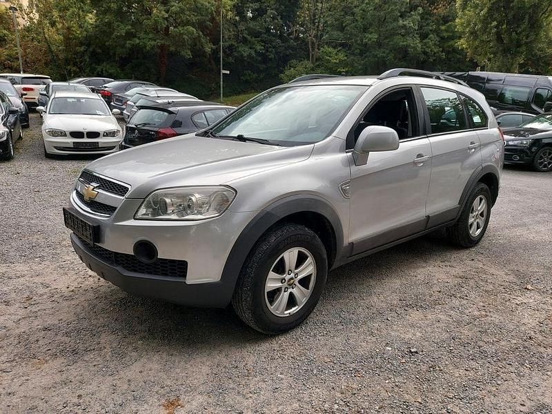 Silber Gebraucht 2009 Chevrolet Captiva LS SUV | 2.950 € (Guter Preis) - Bild 1/4