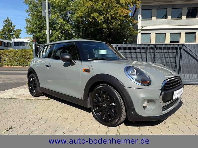 Grau Gebraucht 2018 Mini ONE Kleinwagen | 9.900 € (Guter Preis) - Bild 1/4