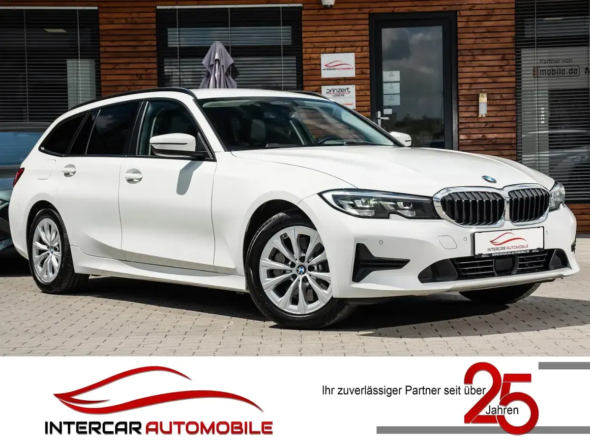 Gebraucht BMW 330 Advantage 265 PS (194 kW) 2020 Kombi