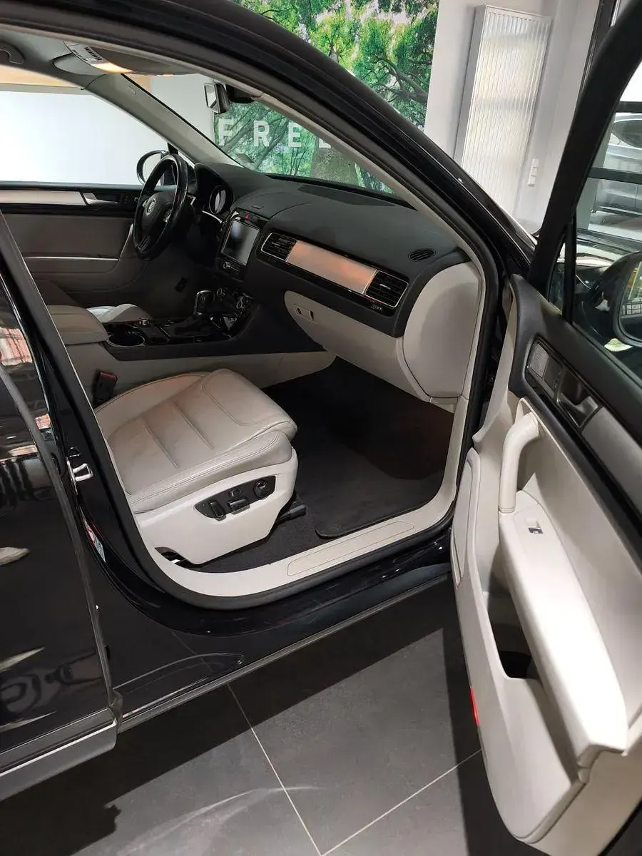 Gebraucht VW Touareg 245 PS (180 kW) 2011 Schwarz SUV