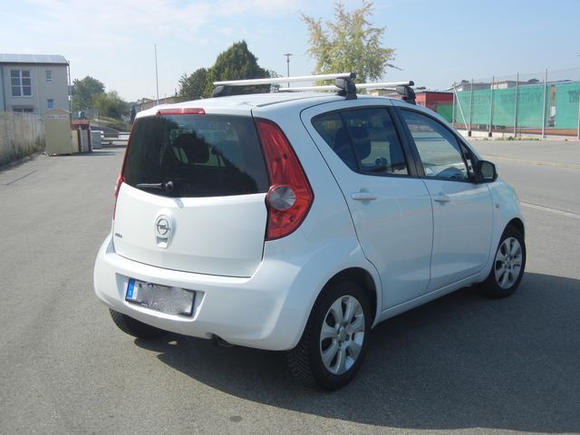 Gebraucht Opel Agila Edition 117 PS (86 kW) 2010 Weiß metallic Kleinwagen
