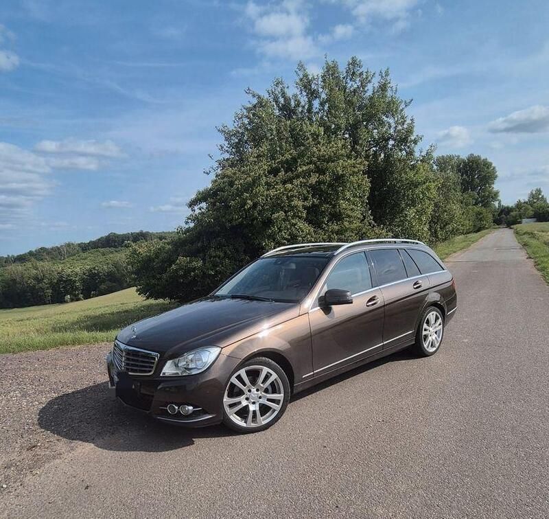 Braun Gebraucht 2013 Mercedes C200 Edition Kombi | 10.200 € (Etwas zu teuer) - Bild 1/4