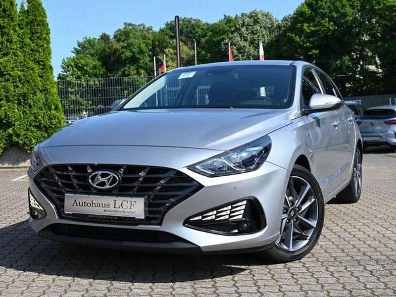 Silber Gebraucht 2023 Hyundai i30 Limousine | 16.590 € (Fairer Preis) - Bild 1/4