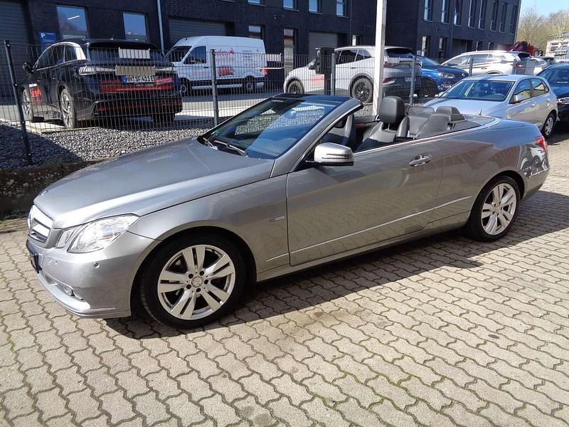 Gebraucht Mercedes E220 170 PS (125 kW) 2011 Grau Cabrio