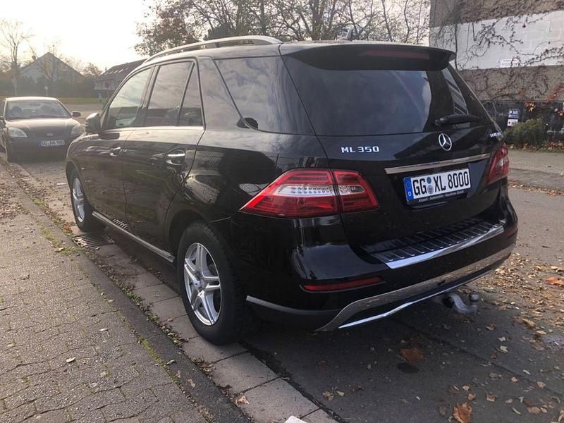 Gebraucht Mercedes ML350 258 PS (189 kW) 2012 Schwarz SUV