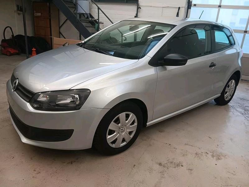 Silber Gebraucht 2010 VW Polo Trendline Kleinwagen | 3.500 € (Superpreis) - Bild 1/4