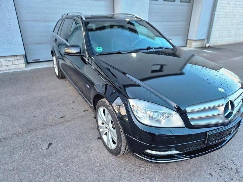 Gebraucht Mercedes C200 184 PS (135 kW) 2011 Schwarz Kombi