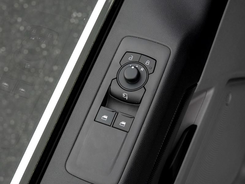 Gebraucht Ford Transit Custom 100 PS (73 kW) 2025 Frostweiß Limousine