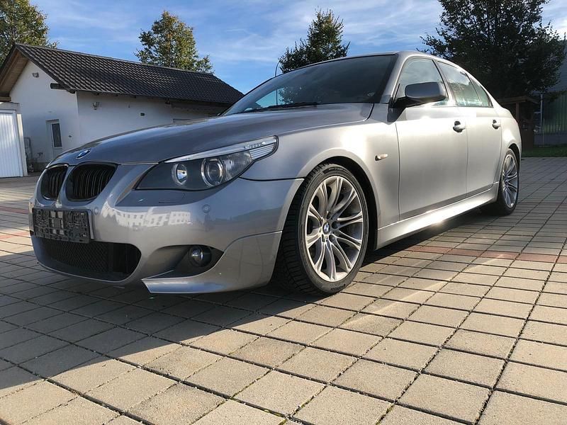 Grau Gebraucht 2006 BMW 550 M Sport Limousine | 14.001 € (Fairer Preis) - Bild 1/4