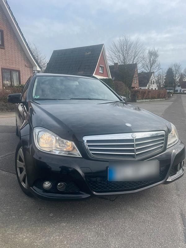 Gebraucht Mercedes C180 120 PS (88 kW) 2012 Schwarz Kombi